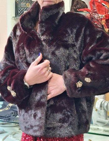 ✨ Γούνα σε βαθύ μπορντό ✨