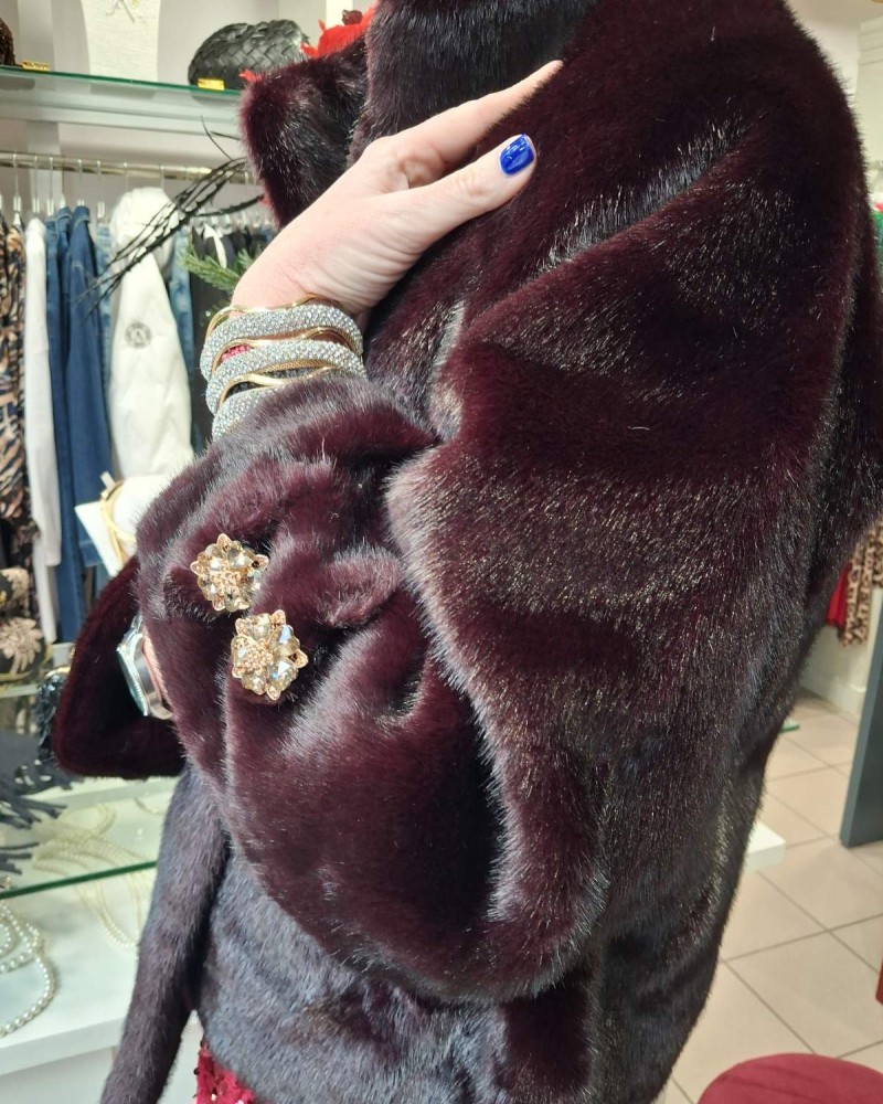 ✨ Γούνα σε βαθύ μπορντό ✨