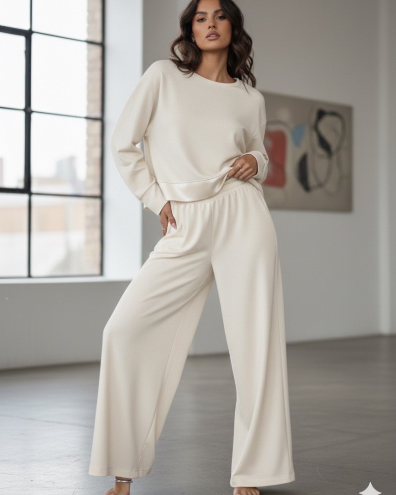 Σετ φόρμας δύο τεμαχίων Minimal vibes, maximum style 🤍