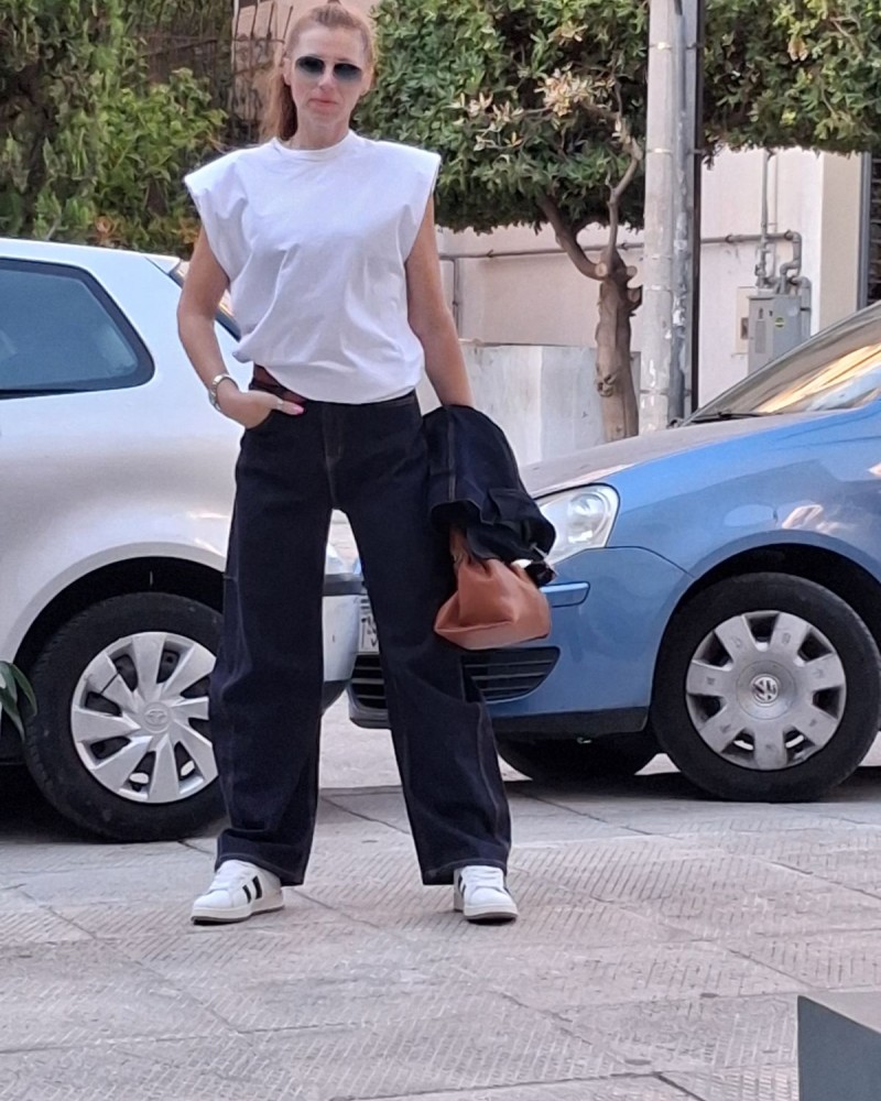 Αμάνικο Top με Βάτες Αμάνικο Top με Βάτες
