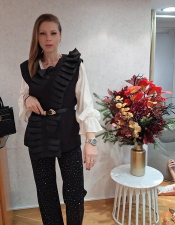 Γιλέκο με βολάν & ζώνη – Statement κομμάτι